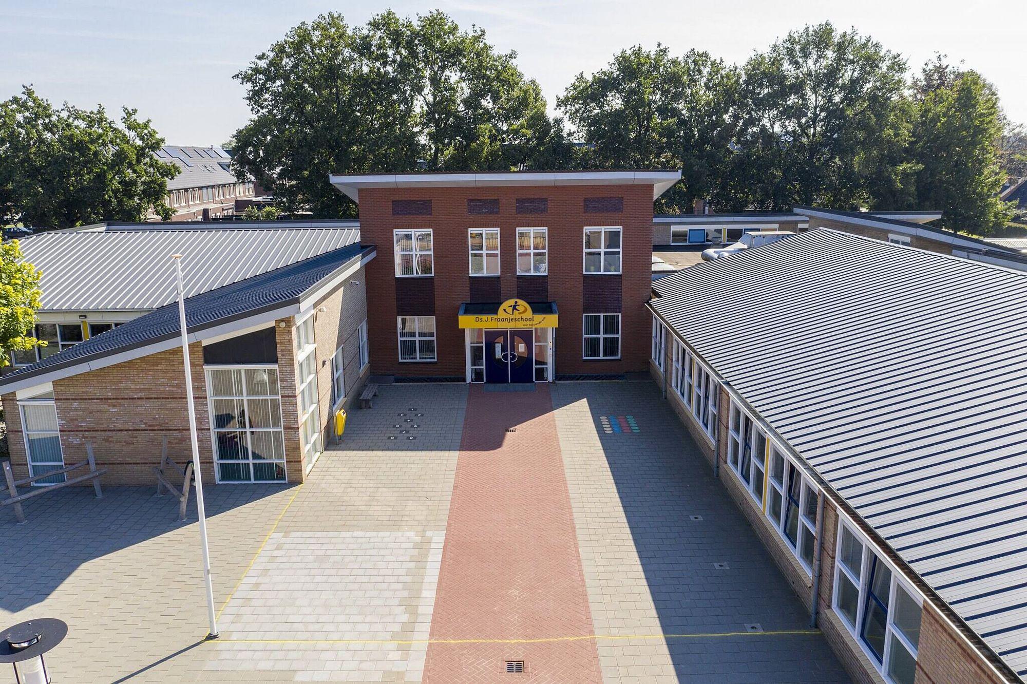 Dakrenovatie basisschool